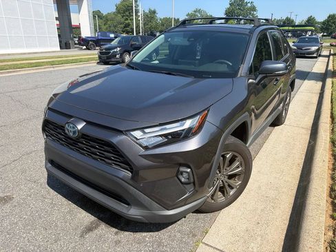 Used 2023 Toyota RAV4 XLE Premium AWD/4WD image 6