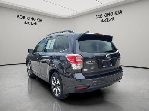 Used 2018 Subaru Forester 2.5i Limited image 3
