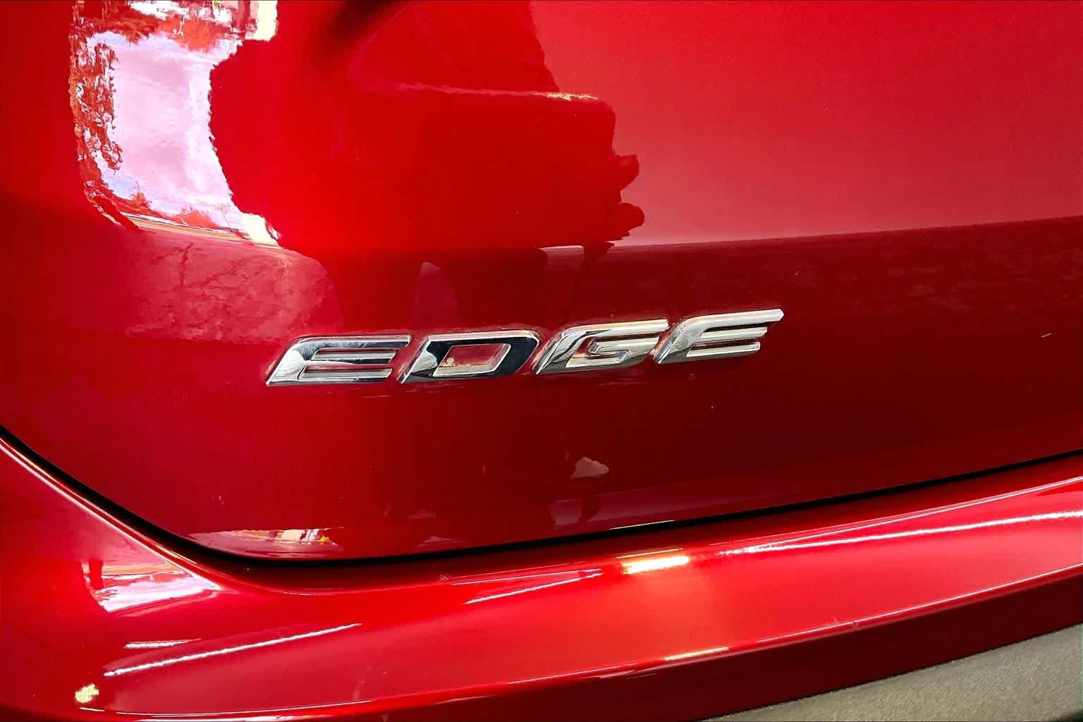 Used 2019 Ford Edge SEL w/ Equipment Group 201A AWD/4WD image 10