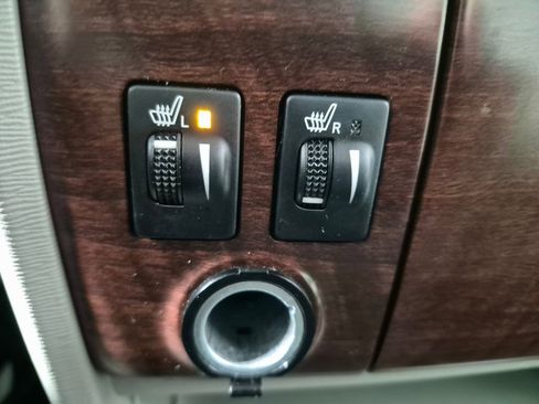 Used 2013 Toyota Sienna XLE image 25