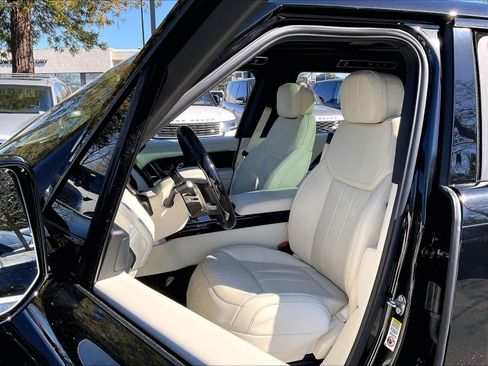 Used 2025 Land Rover Range Rover Long Wheelbase SE image 27
