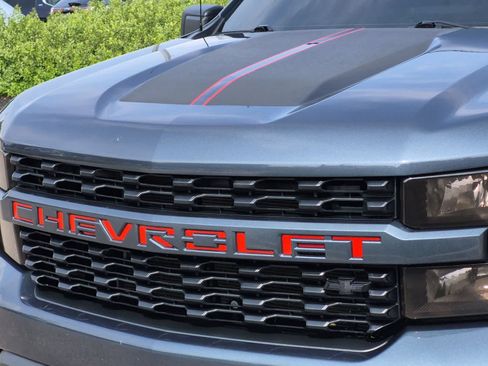 Used 2020 Chevrolet Silverado 1500 Custom w/ Custom Value Package AWD/4WD image 12