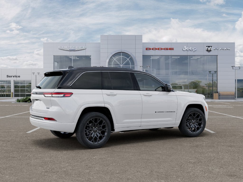 New 2027 Jeep Grand Cherokee Summit AWD/4WD image 4