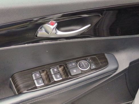 Used 2020 Kia Sorento S FWD image 10