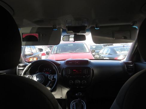 Used 2015 Kia Soul FWD image 12