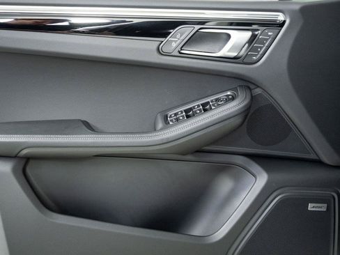 New 2026 Porsche Macan AWD/4WD image 6