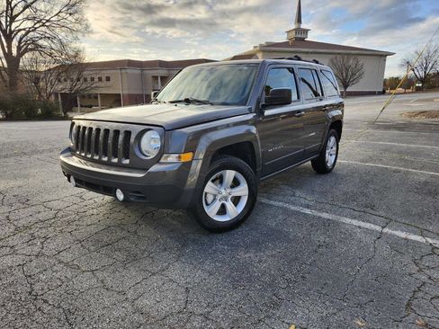 Used 2015 Jeep Patriot Latitude w/ Sun/Sound Group image 4