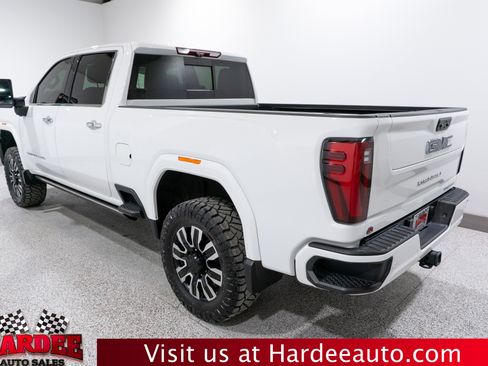 Used 2024 GMC Sierra 2500 Denali Ultimate image 3