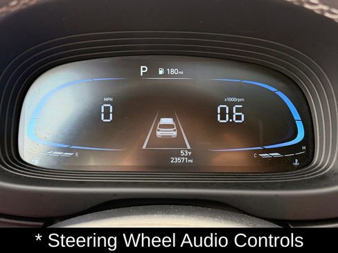 Used 2025 Hyundai Venue SEL FWD image 14