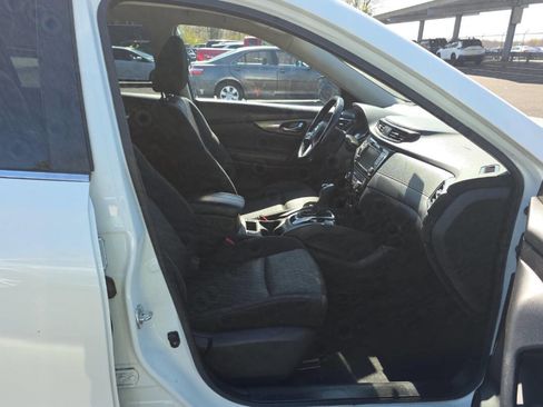 Used 2019 Nissan Rogue SV w/ Premium Package AWD/4WD image 9