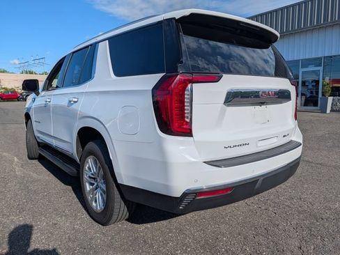 Used 2023 GMC Yukon SLT w/ SLT Luxury Package AWD/4WD image 6