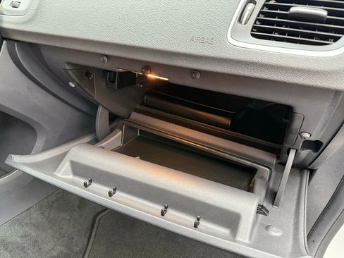 Used 2018 Volvo V60 T5 Cross Country w/ Convenience Package image 48