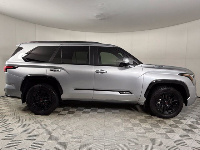 Used 2024 Toyota Sequoia Platinum AWD/4WD image 9