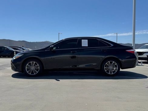 Used 2017 Toyota Camry SE w/ Moonroof Package FWD image 7