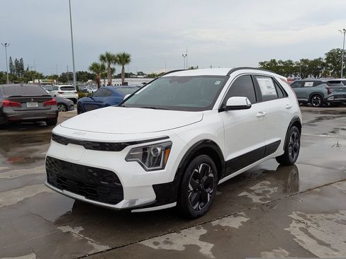 New 2026 Kia Niro Wind FWD image 4