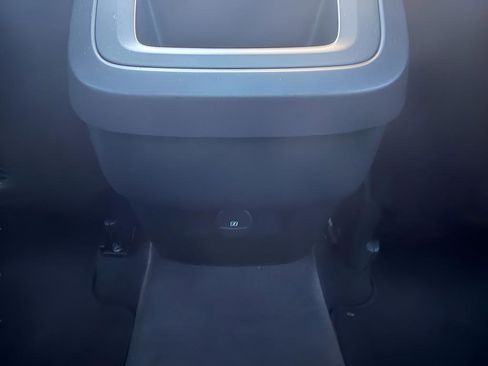 Used 2024 Volvo XC60 B5 Plus image 14