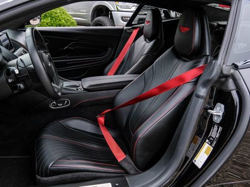 Used 2020 Aston Martin DB11 Coupe RWD image 39