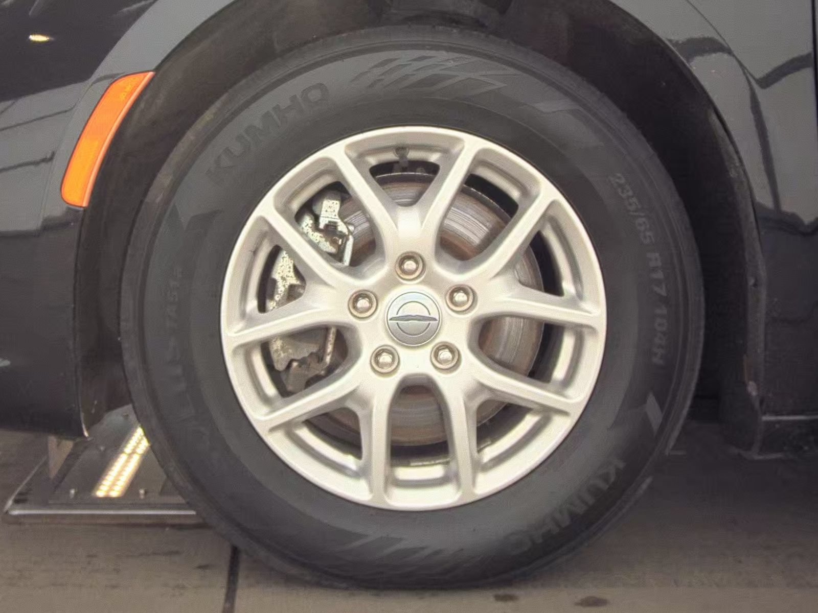Used 2024 Chrysler Pacifica Touring-L FWD image 22