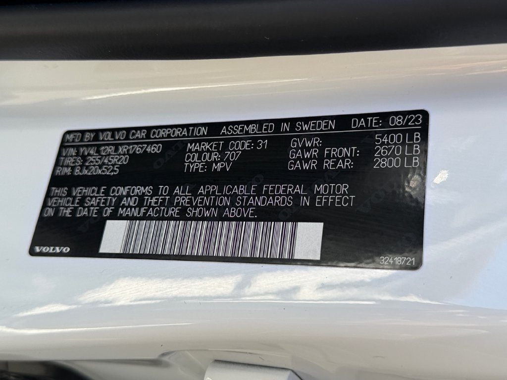 Certified 2024 Volvo XC60 B5 Plus w/ Climate Package AWD/4WD image 30