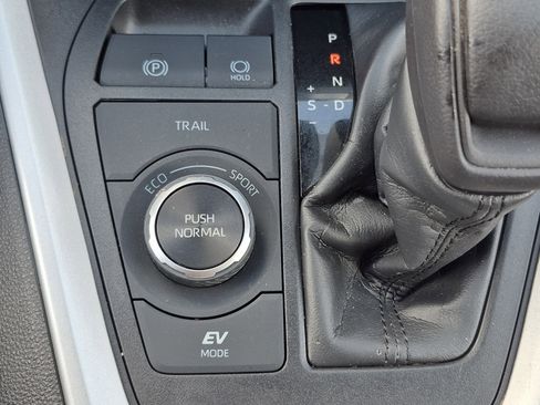 Certified 2022 Toyota RAV4 XLE AWD/4WD image 31