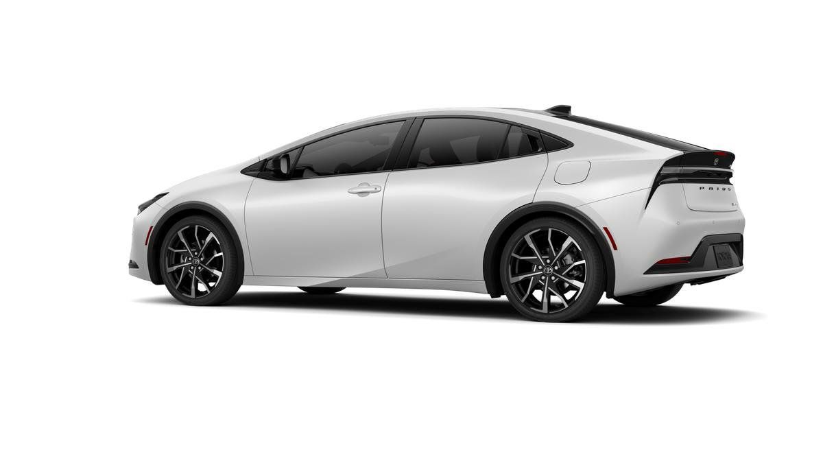 New 2026 Toyota Prius Plug-In Hybrid FWD image 13