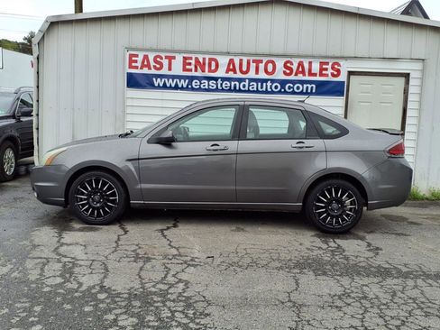 Used 2010 Ford Focus SES image 2
