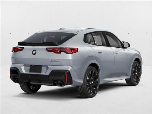 New 2026 BMW X2 M35i image 2