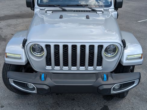 Used 2023 Jeep Wrangler Unlimited Sahara w/ Cold Weather Group AWD/4WD image 12