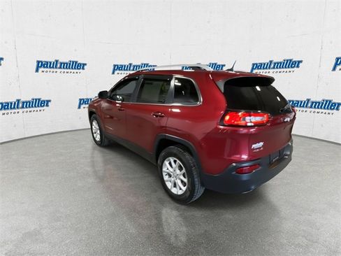 Used 2016 Jeep Cherokee Latitude image 8