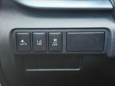 Used 2022 Mitsubishi Eclipse Cross ES image 9