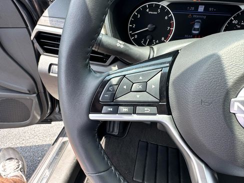 Used 2024 Nissan Altima 2.5 SL image 23