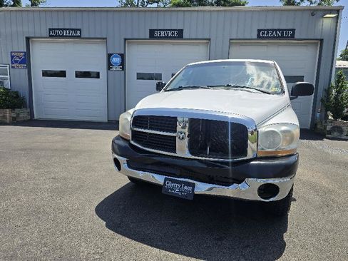 Used 2006 Dodge Ram 1500 Truck ST w/ Trailer Tow Group AWD/4WD image 2