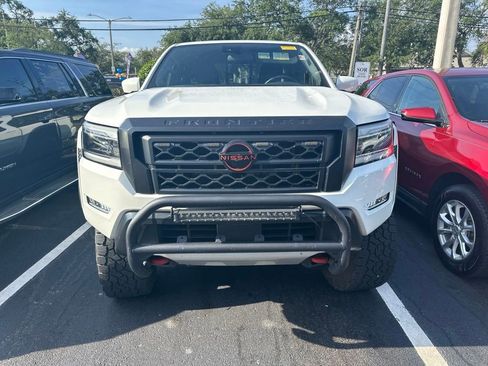 Used 2022 Nissan Frontier PRO-4X w/ Technology Package AWD/4WD image 6