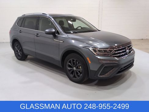 Used 2024 Volkswagen Tiguan SE w/ Panoramic Sunroof Package AWD/4WD image 1