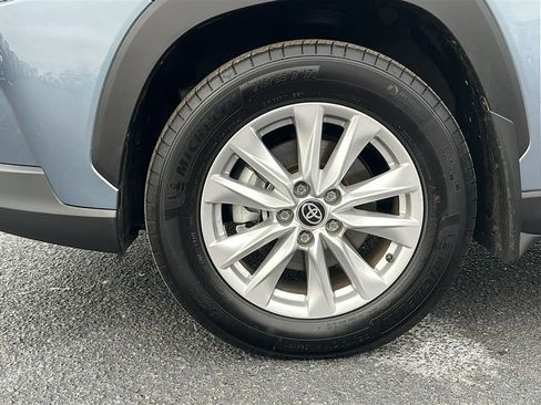 Used 2024 Toyota Corolla Cross LE image 14