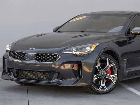 Used 2020 Kia Stinger GT2 image 8
