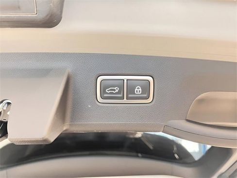 Used 2023 Kia Sorento SX image 11