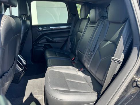 Used 2011 Porsche Cayenne AWD/4WD image 14