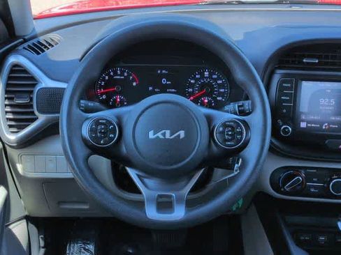 Used 2022 Kia Soul LX image 22