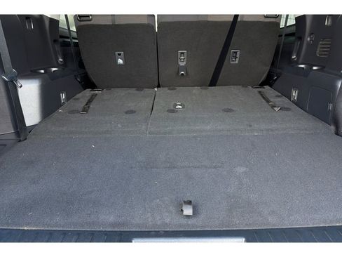 Used 2022 Toyota Highlander LE AWD/4WD image 18