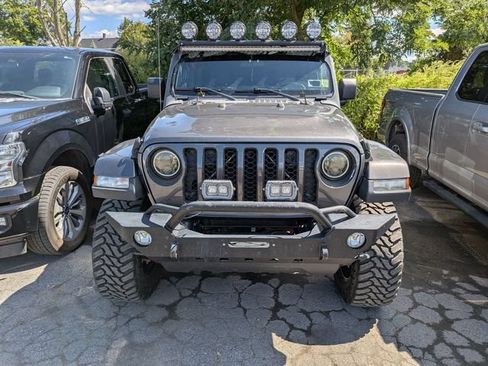 Used 2021 Jeep Gladiator Overland AWD/4WD image 8
