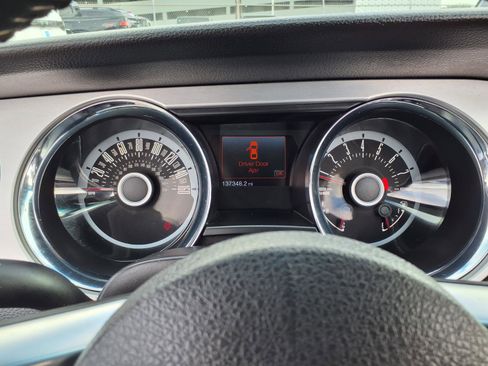 Used 2013 Ford Mustang Premium RWD image 10