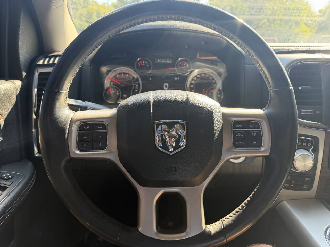 Used 2018 RAM 1500 Laramie w/ Convenience Group AWD/4WD image 19