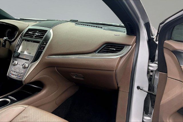 Used 2017 Lincoln MKC Reserve w/ Lincoln MKC Climate Package AWD/4WD image 26