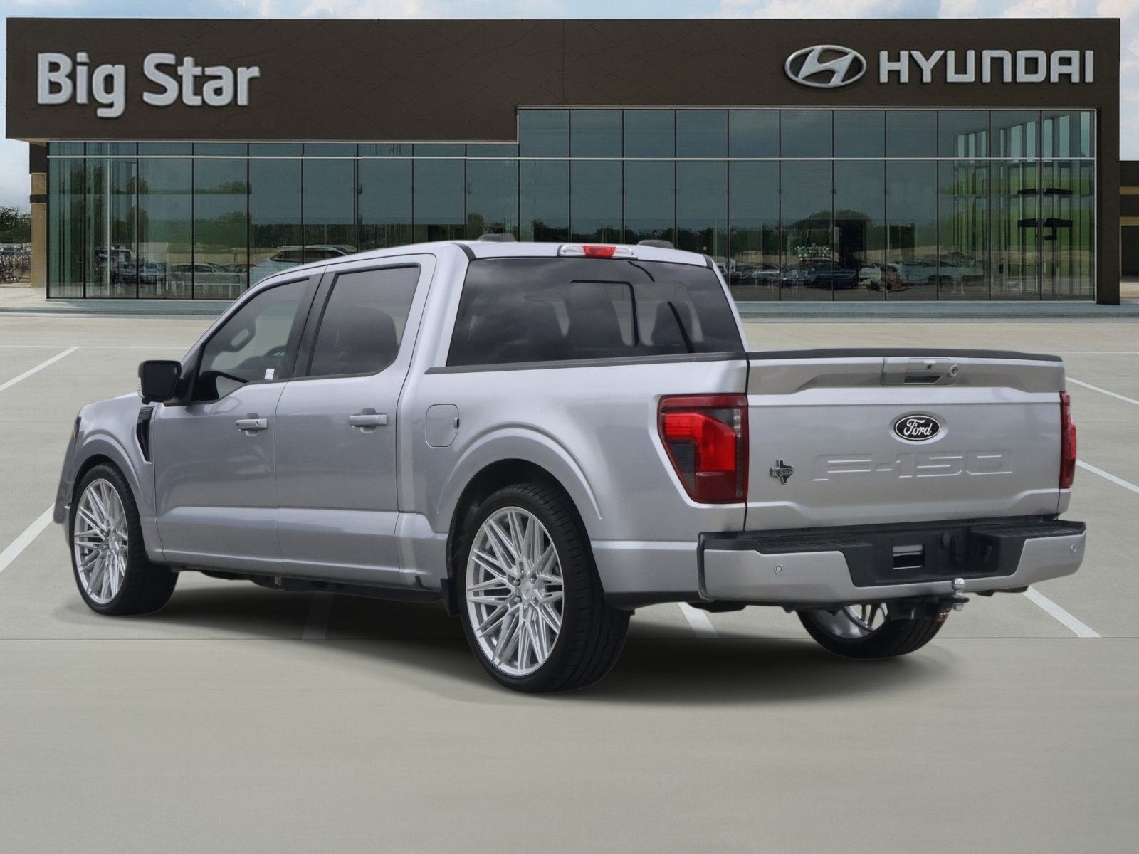 Used 2025 Ford F150 XLT w/ Equipment Group 302A MID RWD image 3