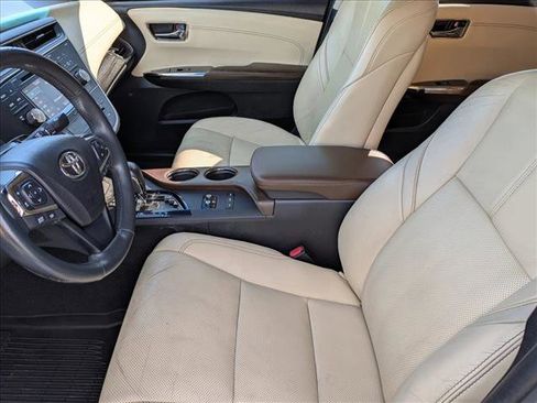 Used 2016 Toyota Avalon Limited image 11
