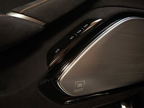 Used 2021 Ferrari Roma image 22