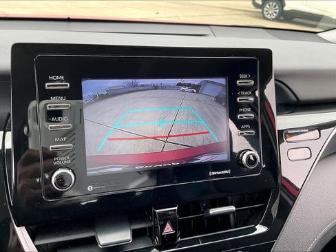 Used 2021 Toyota Camry SE image 20