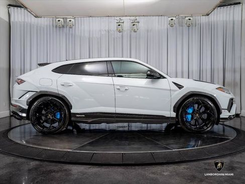 Used 2024 Lamborghini Urus Performante AWD/4WD image 24