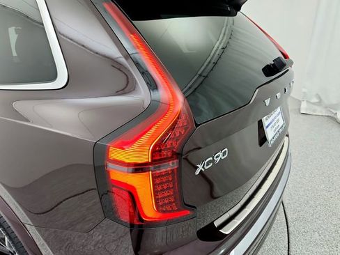 New 2025 Volvo XC90 T8 Plus w/ Protection Package Premier image 28